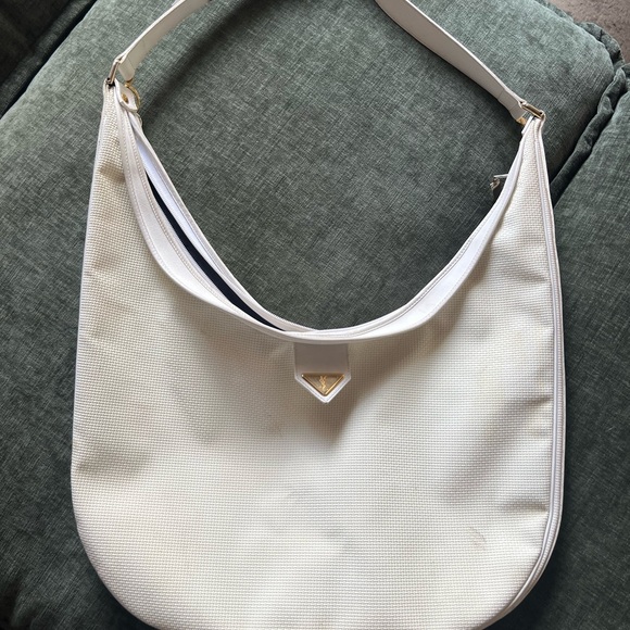 Elegant White Hobo Bag - Picture 1 of 4